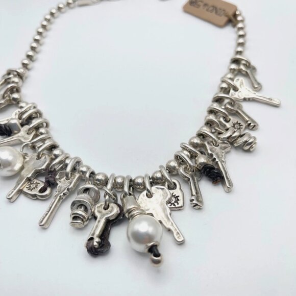 NWT Uno De 50 Statement Multi Charms Beaded Dangle Keys Pearl Silver Charm Chain - Picture 9 of 16